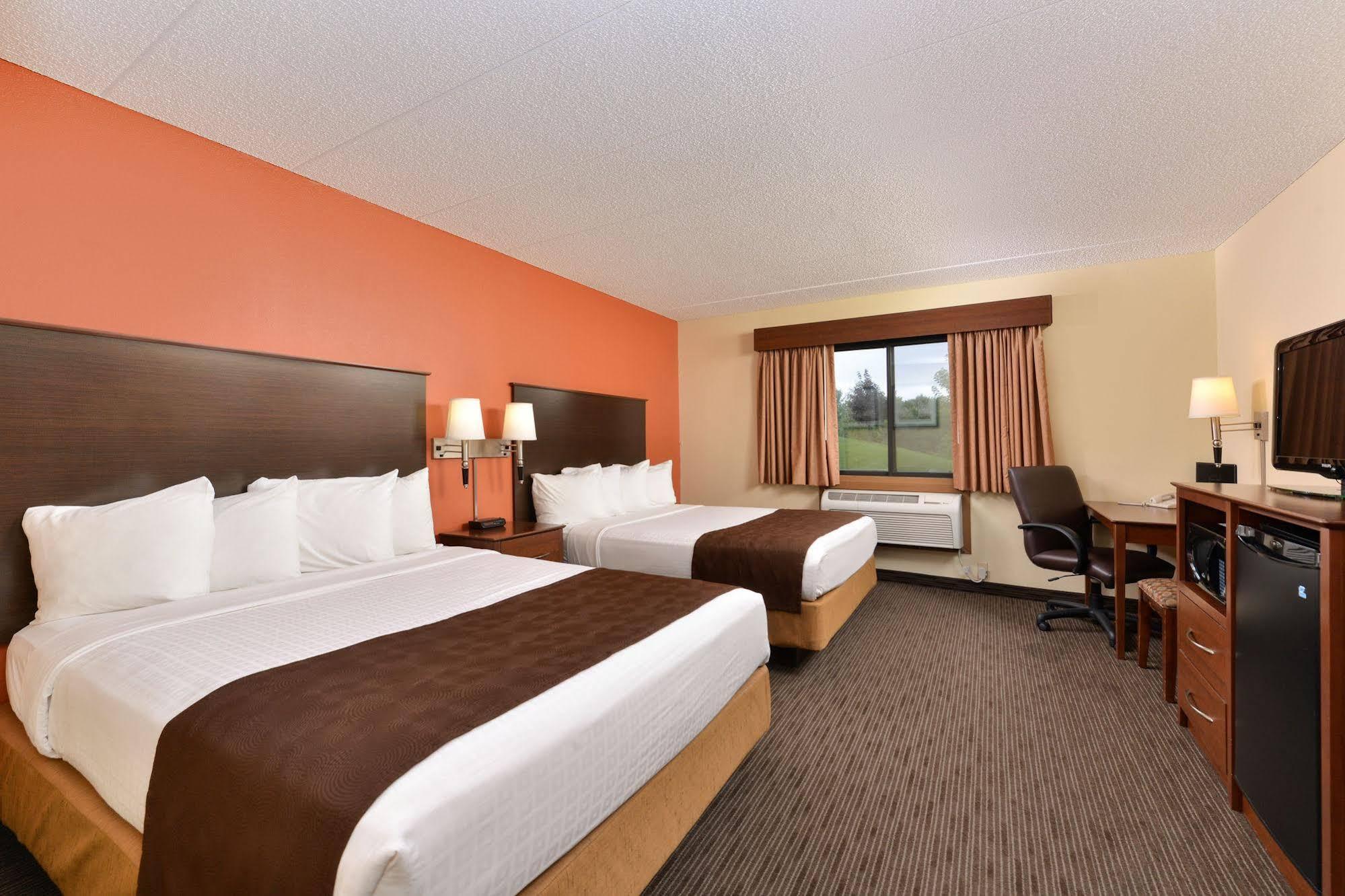 Hotel Americinn By Wyndham Conference Center 2*