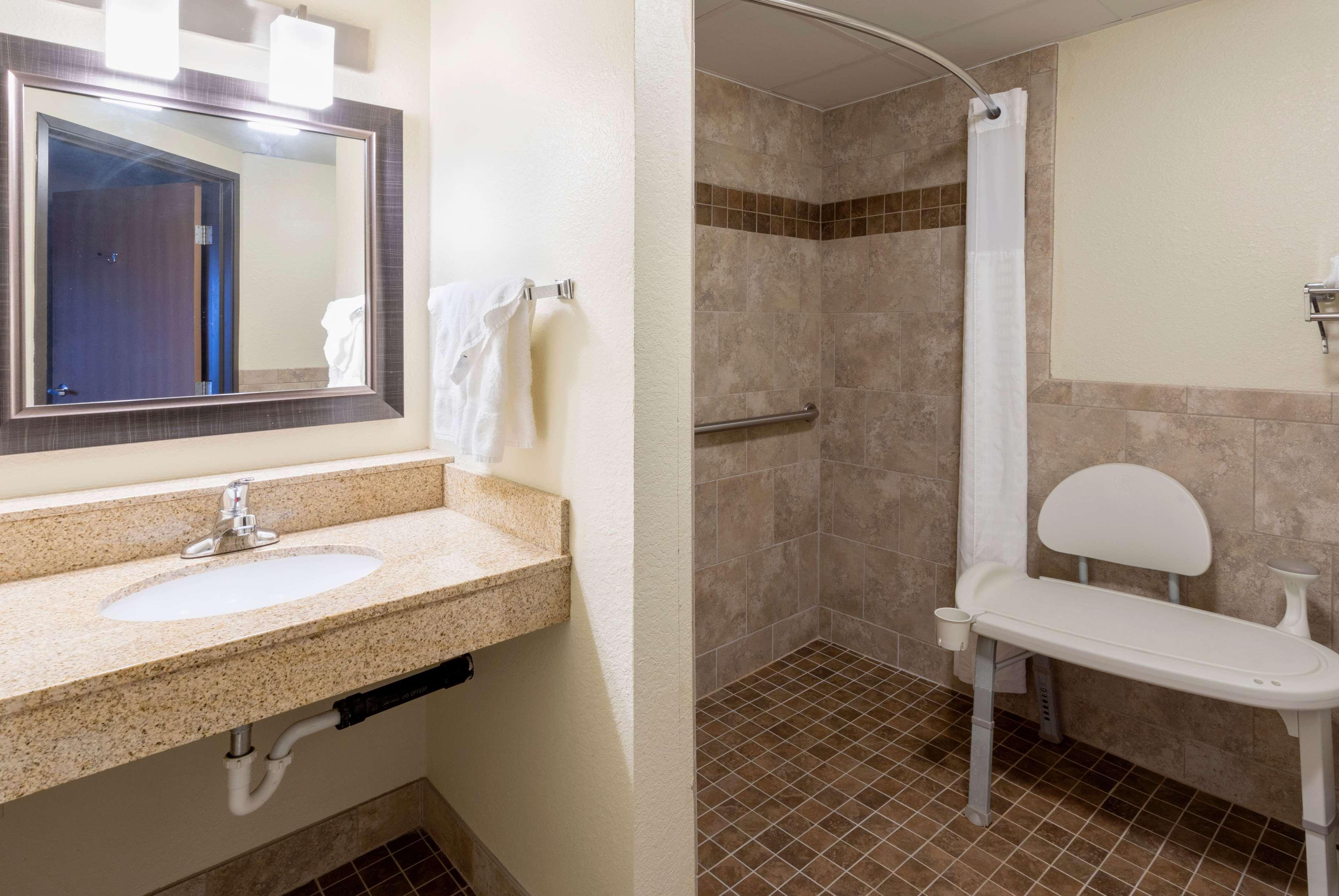 Hotel Americinn By Wyndham Conference Center Fergus Falls