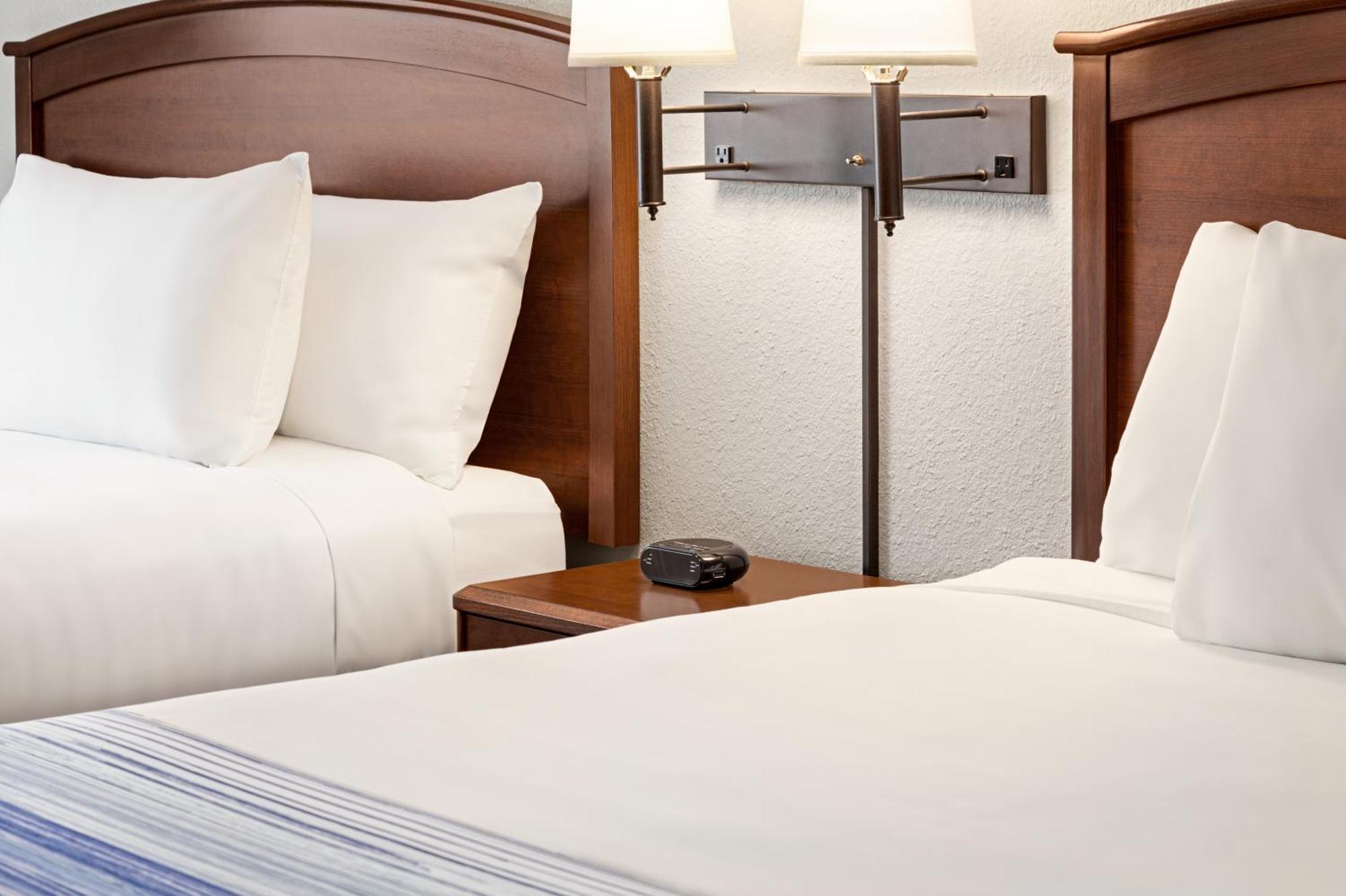 Hotel Americinn By Wyndham Conference Center 2*