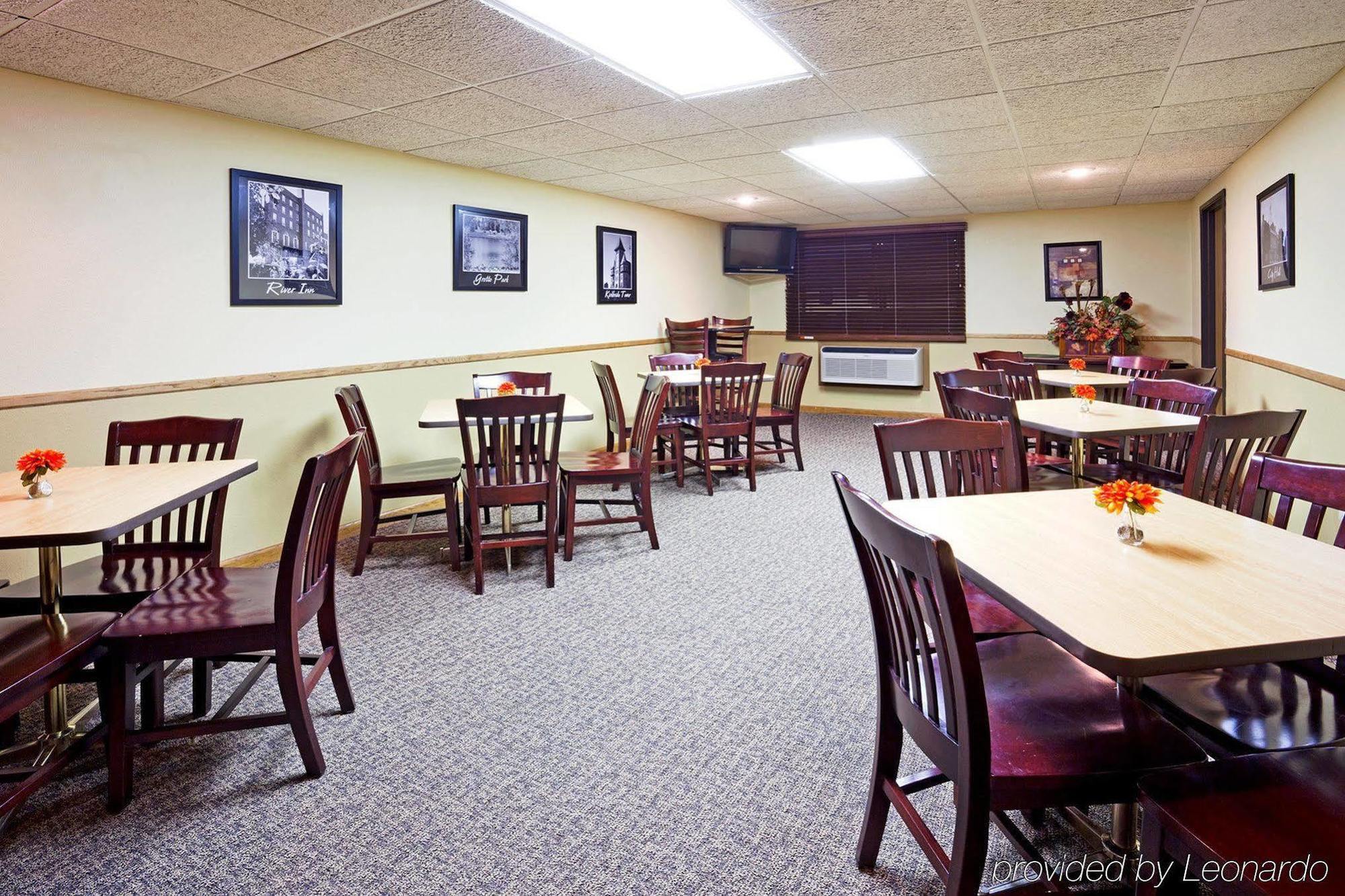 Hotel Americinn By Wyndham Conference Center 2*